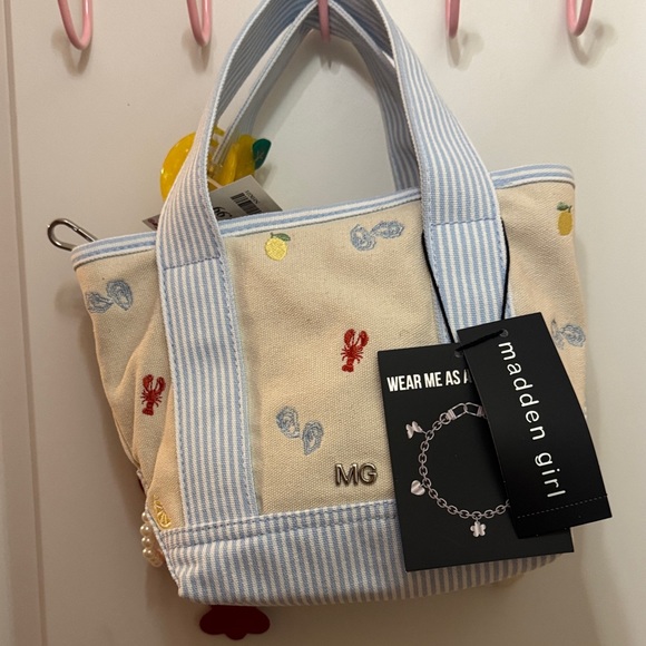 Madden Girl Lobster tote - Picture 6 of 8